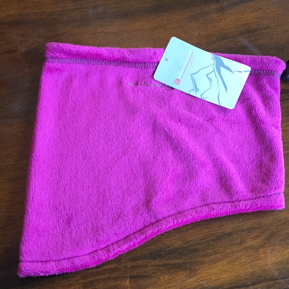 Free Country pink neck cowl scarf